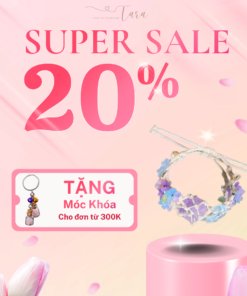 Đây là mẫu vòng tay handmade mang phong cách Fairycore/Coquette đầy mộng mơ: Chất liệu: Dây thừng mảnh (macrame) màu kem, kết hợp đá thô (thạch anh tím) và các hạt cườm hình hoa trong suốt. Thiết kế: Thủ công tỉ mỉ, có nút thắt điều chỉnh kích cỡ linh hoạt. Màu sắc: Tông tím, xanh pastel và trắng ngà – nhẹ nhàng và tôn da. Phong cách: Lãng mạn, phù hợp với các bộ váy "nàng thơ", đi chơi hoặc chụp ảnh nghệ thuật.